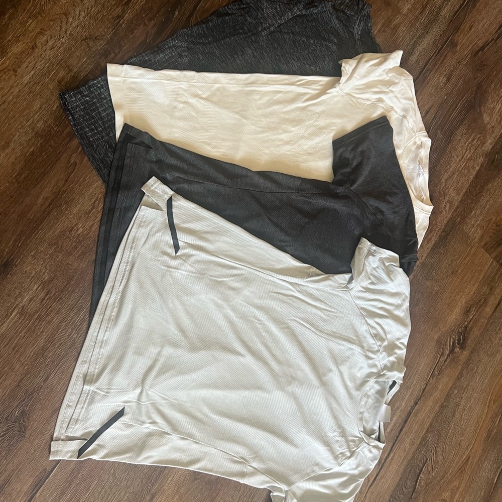 4 Men’s size small gymshark athletic shirts